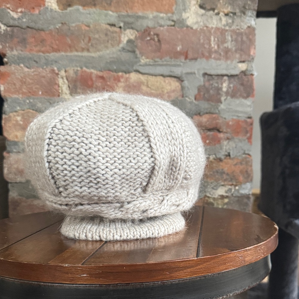 Chic Knit Beige Beret
